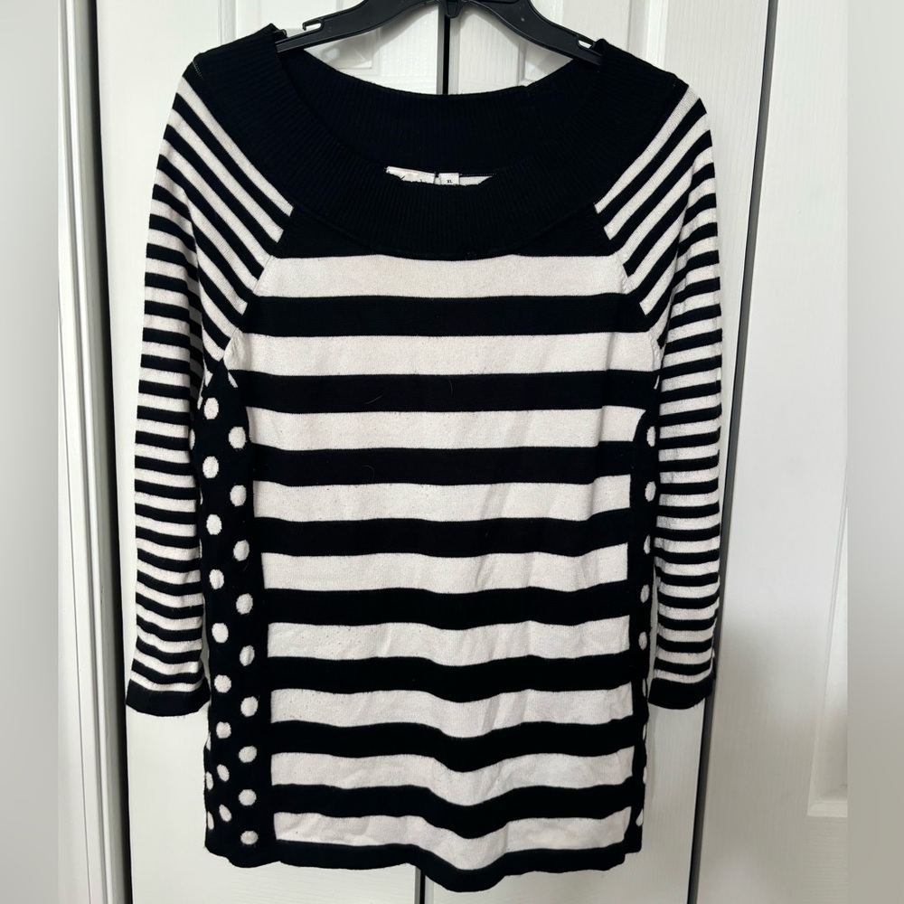 Kim Rogers XL black and white sweater